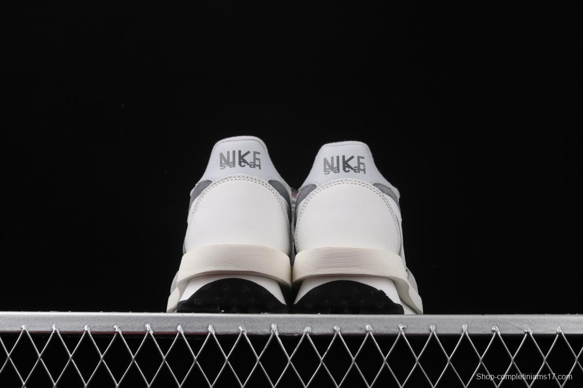 Sacai x NIKE LVD Waffle Daybreak co-signed catwalk style net gauze leather splicing double hook Swoosh running shoes BV0073-100