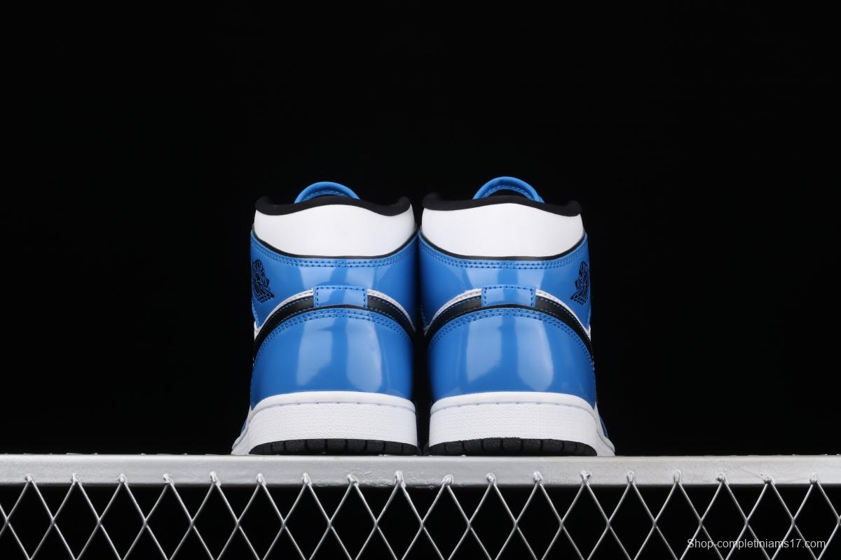 Air Jordan 1 Mid varnished leather white blue two-dimensional small lightning Zhongbang basketball shoes DD6834-402