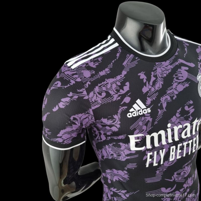 Player Version 22/23 Real Madrid Classic Edition