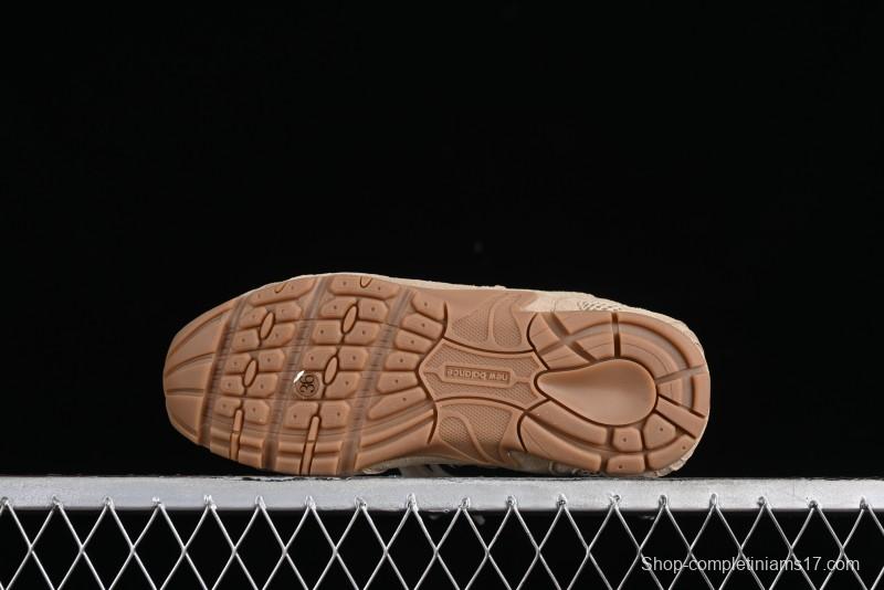 Miu Miu x New Balance 530 Low-Top Retro Running Sneakers with Dual Lace Design - G.D4