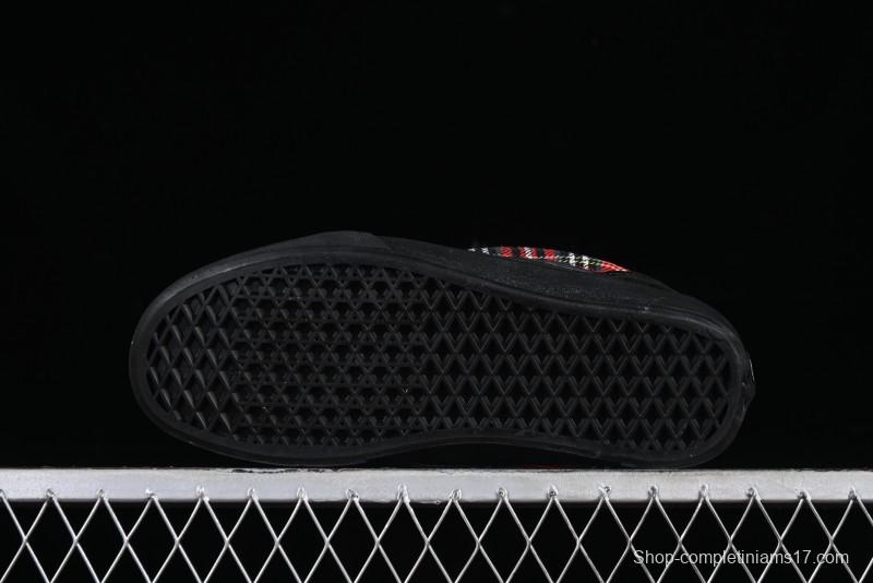 Vans Classics Knu Skool Retro Sneakers with Enlarged Toe and Thickened Trim - VN0009QC3N6