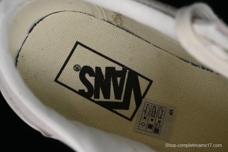 Vans Style 36 Low-Top Skate Shoes with Embroidered Details in Cream - VN000CRPGRN