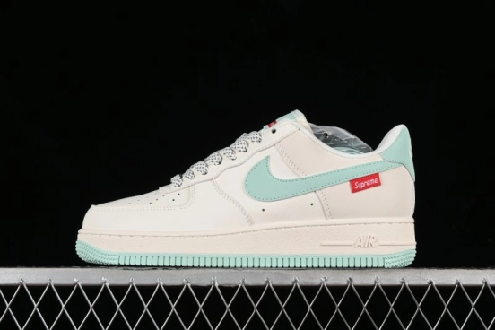 Supreme x Nike Air Force 1 '07 Low Collaborative Sneakers in Youthful Green - HD1968-023