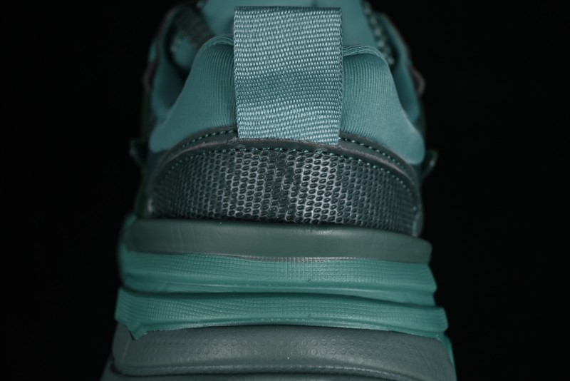 Nike V2K Runtekk 3XL Retro Low-Top Running Shoes with Shock Absorption and Anti-Slip Technology - HF5050-361