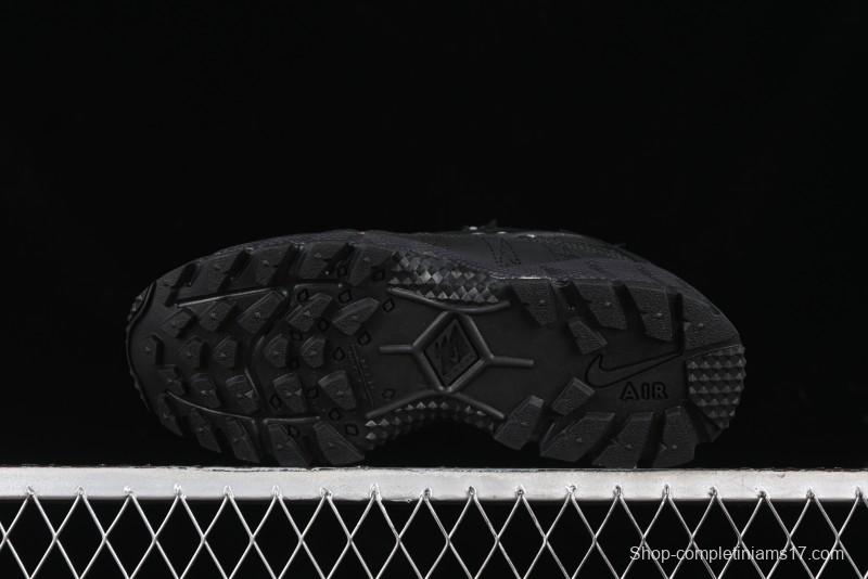 Nike Air Humara Retro Trail Running Shoes with 1990s Outdoor Style - 924464-001