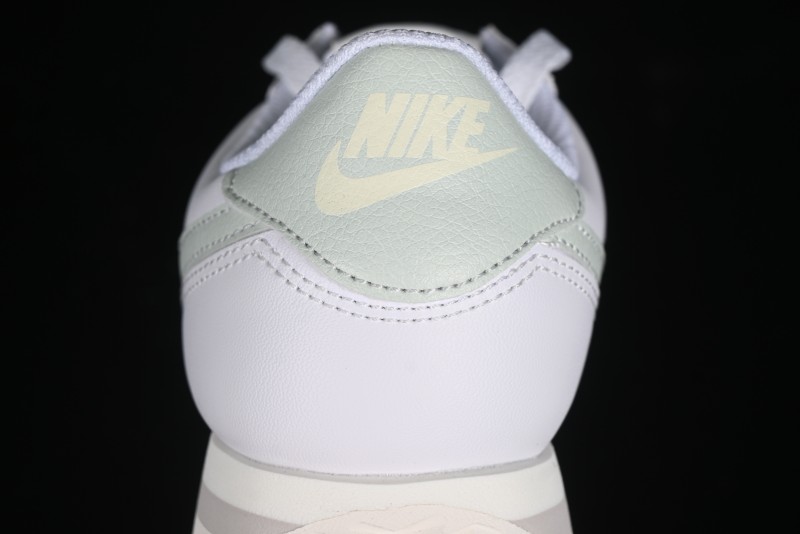Nike Classic Cortez Leather Retro Running Shoes - DN1791-106