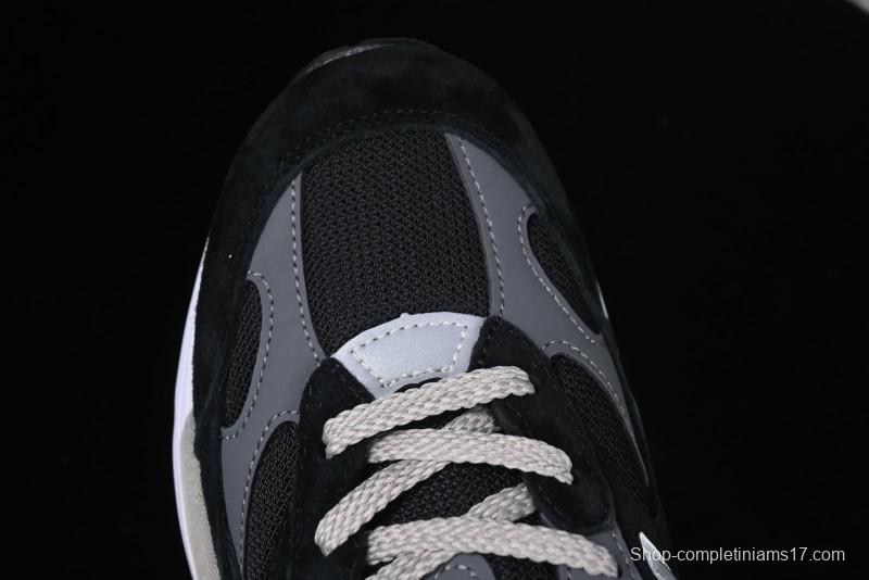 New Balance Made In USA 992 Classic Retro Running Sneakers with Superior Comfort - M992BK