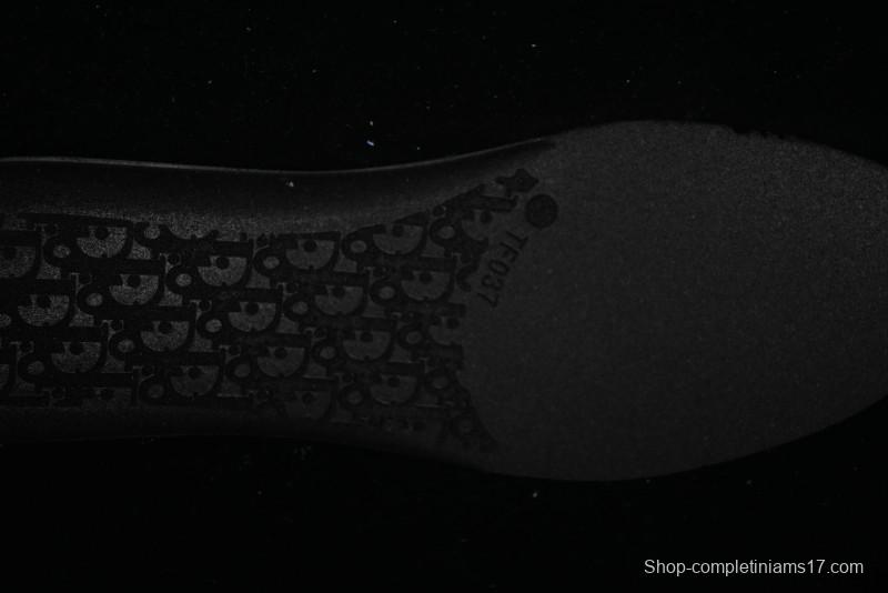 Dior B30 Sneakers with Reflective CD30 Logo and Lightweight Rubber Sole - CD30