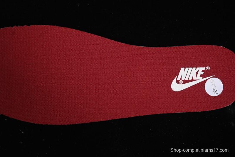 Nike Reigning Champ x SB Dunk Low Casual Skate Shoes with Triple Swoosh Design - RC3085-895