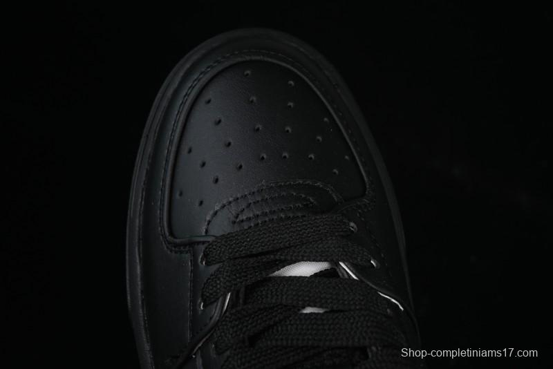 NY Yankees Black & Neon Green Sneakers - Classic Streetwear Style