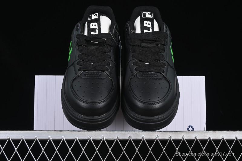 NY Yankees Black & Neon Green Sneakers - Classic Streetwear Style