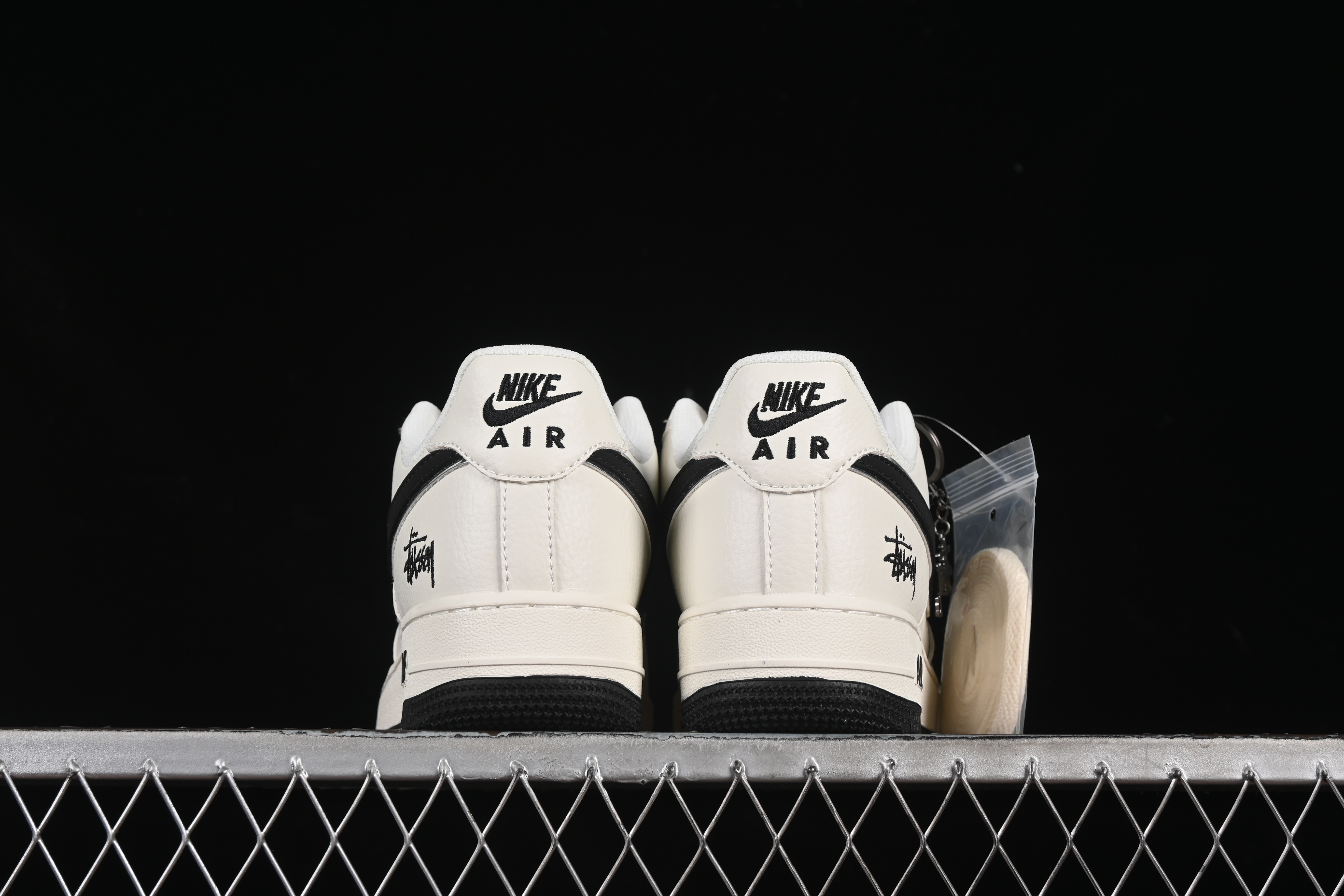 Nike Air Force 1 '07 Low Stussy Collaboration Dual-Tone Red Tag Casual Sneakers - CS5288-010