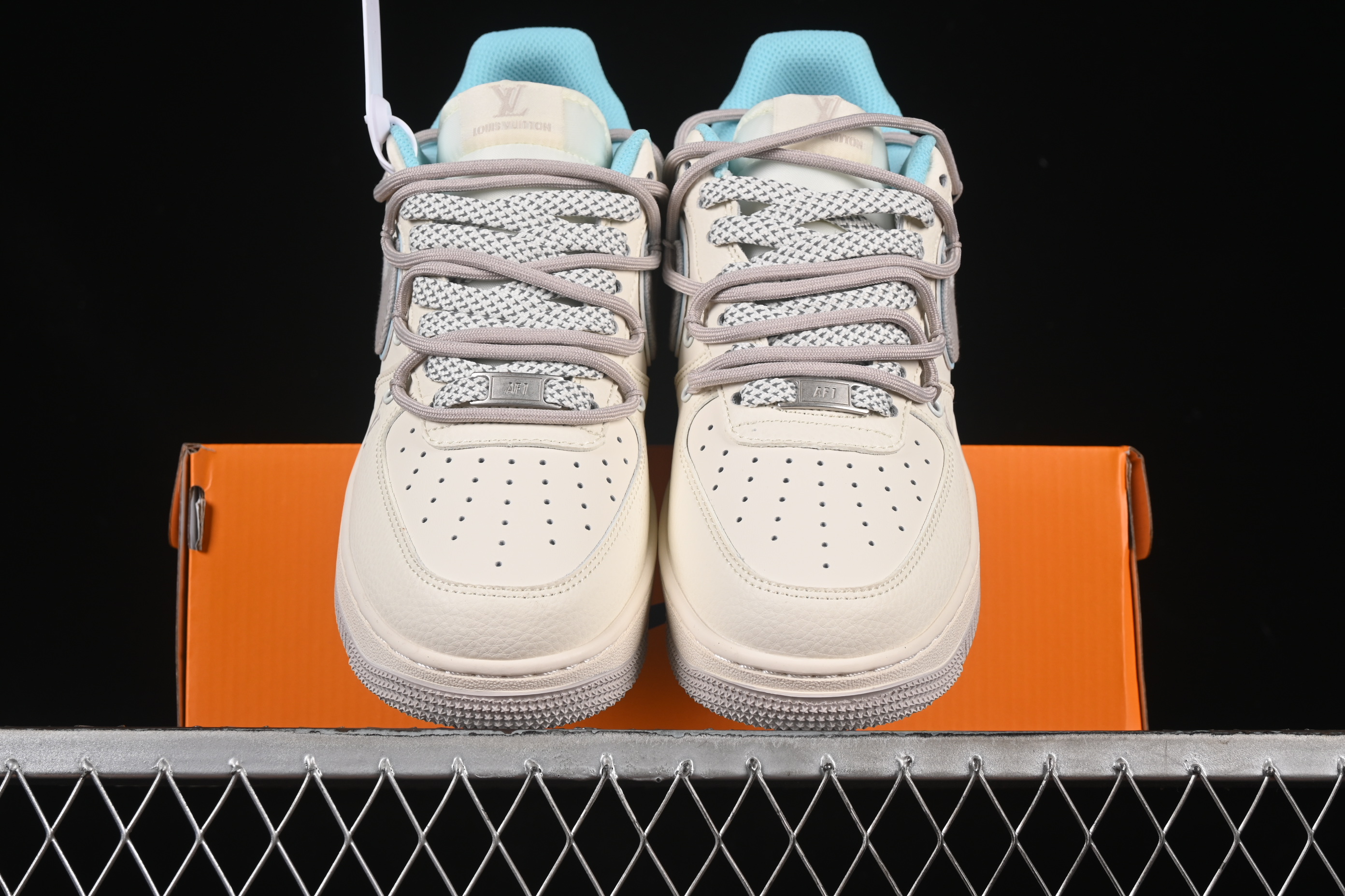 Nike Air Force 1'07 Low LV Collaboration Casual Sneakers with Full-Length Air Cushion - DM6868-095