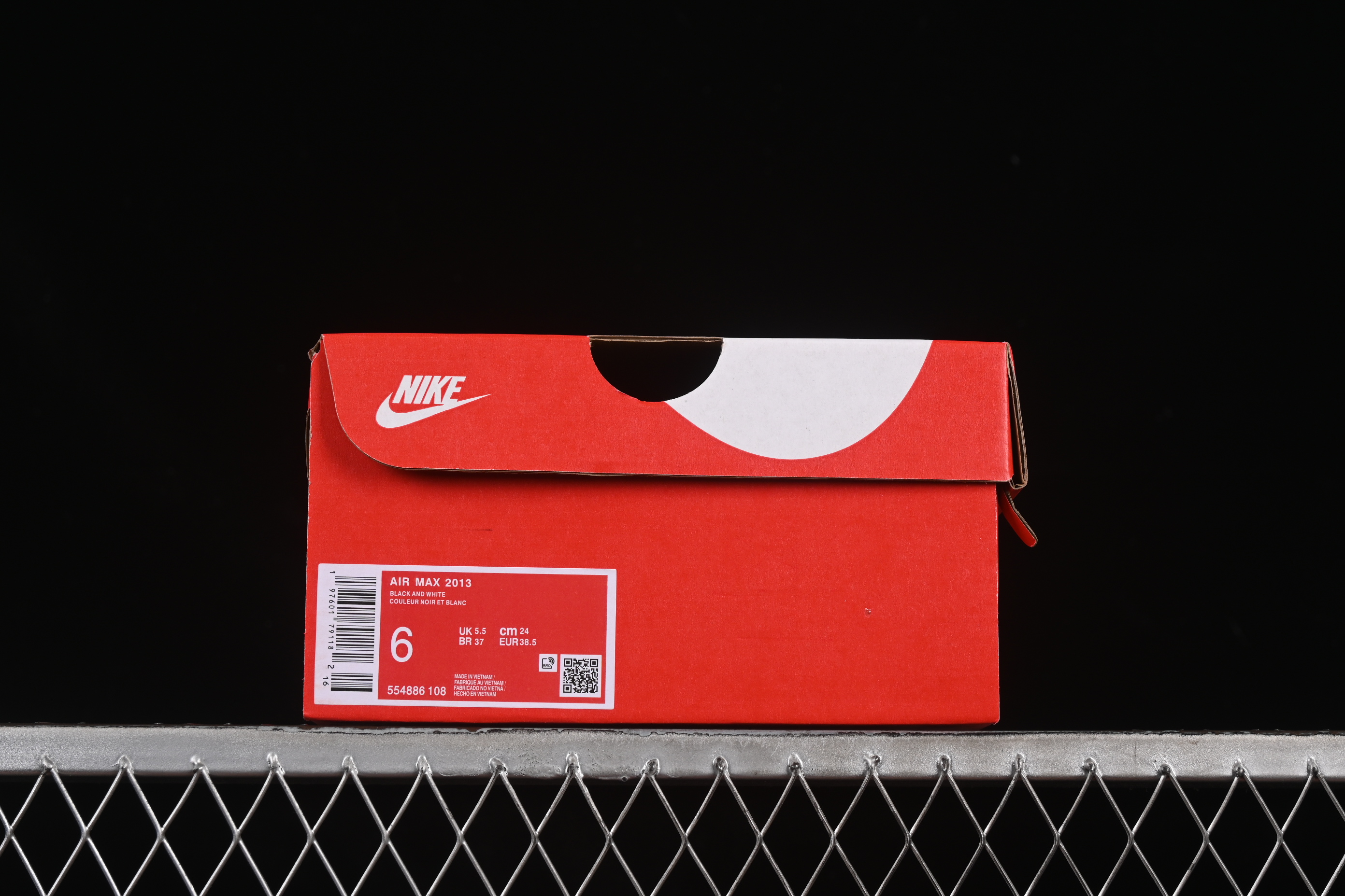 Nike Air Max 2013 Retro Breathable Mesh Running Shoes with Full-Length Max Air Cushion - 554886-108