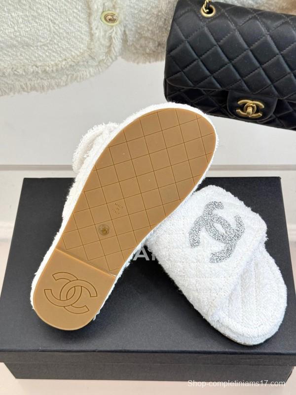 2025 Slippers Chanel White Terry Cloth Crystal CC Logo KFY00220