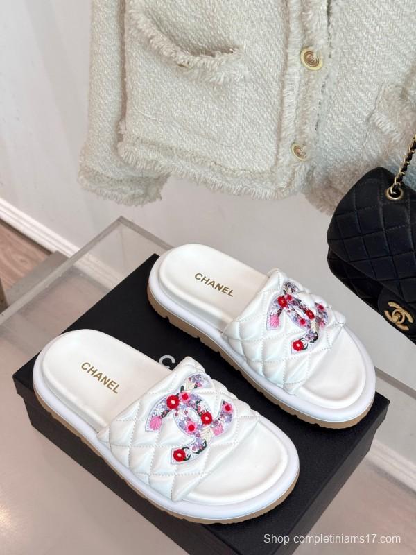 2025 Slippers Chanel White Leather Women Slippers KFY00260