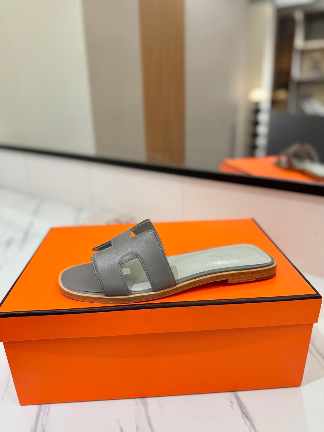 2025 Women Hermès Gray Leather Slippers