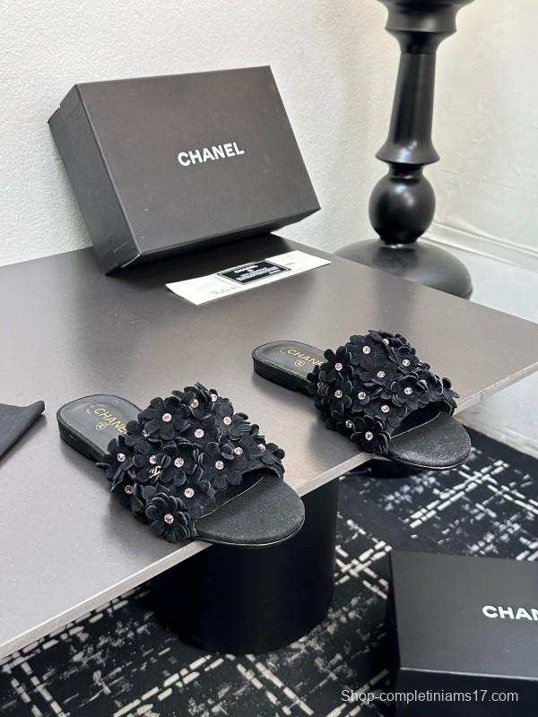 2025 Women Chanel Black Leather Slides
