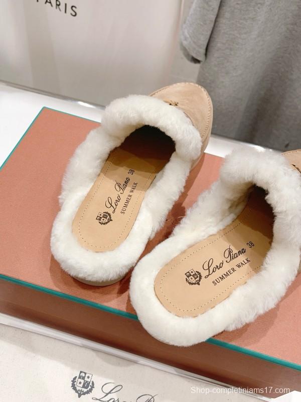 2024 Slippers LP Beige Suede Shearling MJ00310
