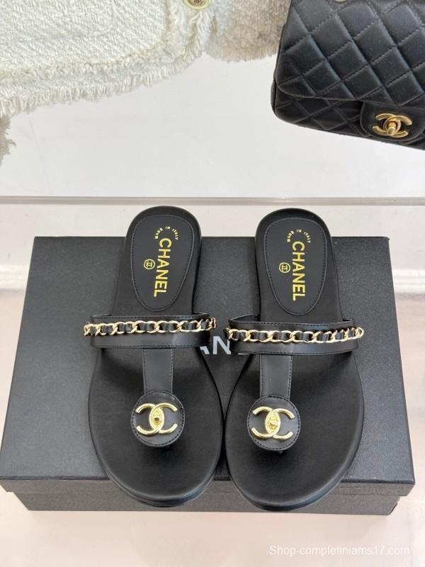2025 Women Chanel Black Leather Slippers Chain KFY00250