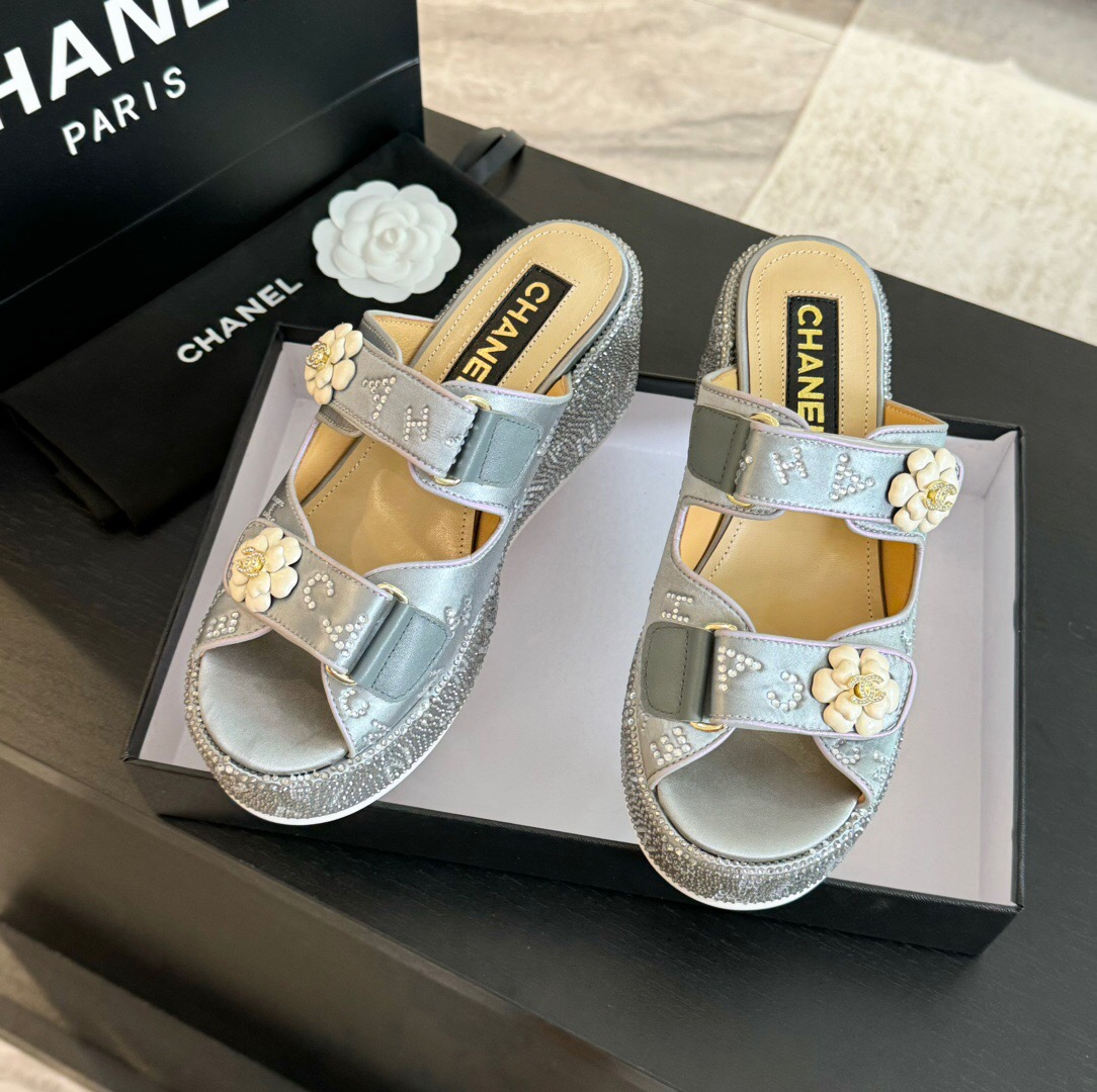 2025 Women Chanel Grey Leather Slippers Flower LY00330