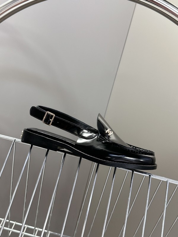 2025 Women Chanel Black Leather Loafers CC Logo KFY00300