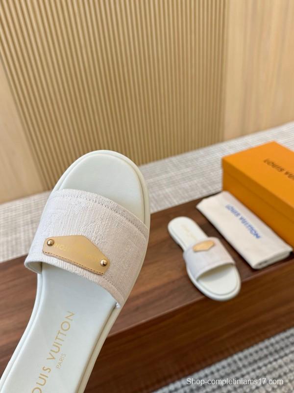 2025 Women Louis Vuitton White Leather Slippers LY00200