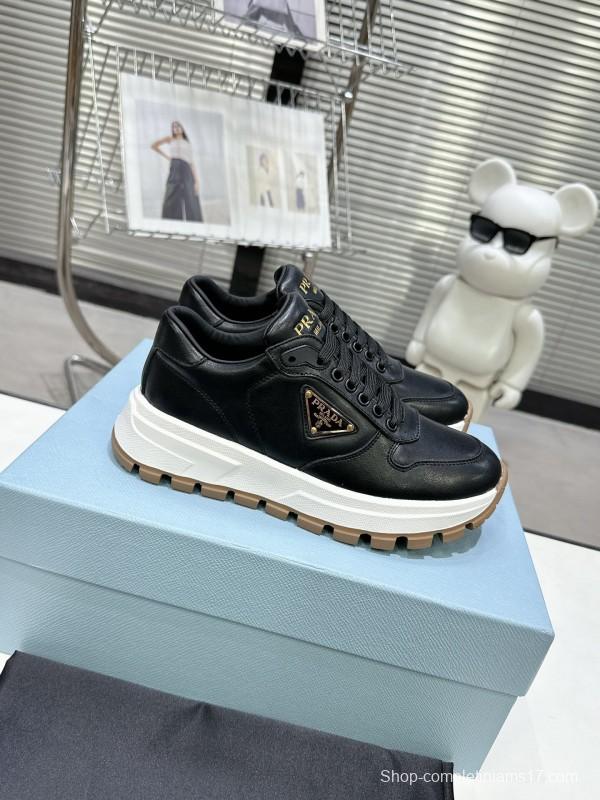 2025 Unisex Prada Black Calf Leather Sneakers KFY00310