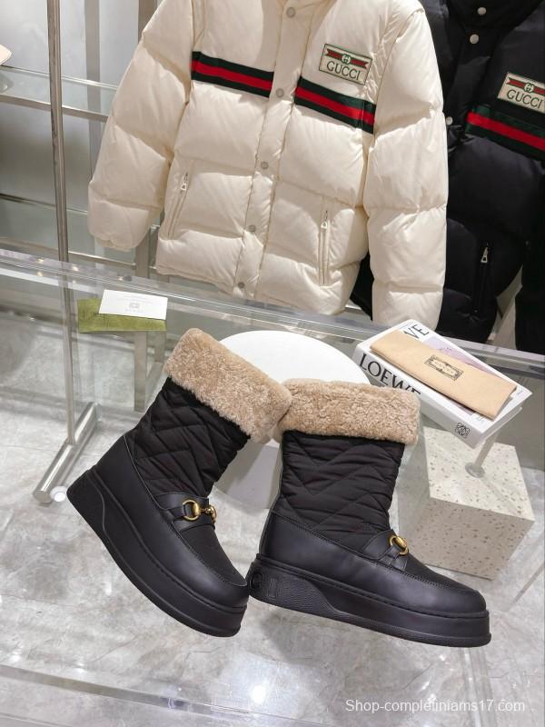 2024 Women Gucci black leather quilted snow boots gold metal MJ00420