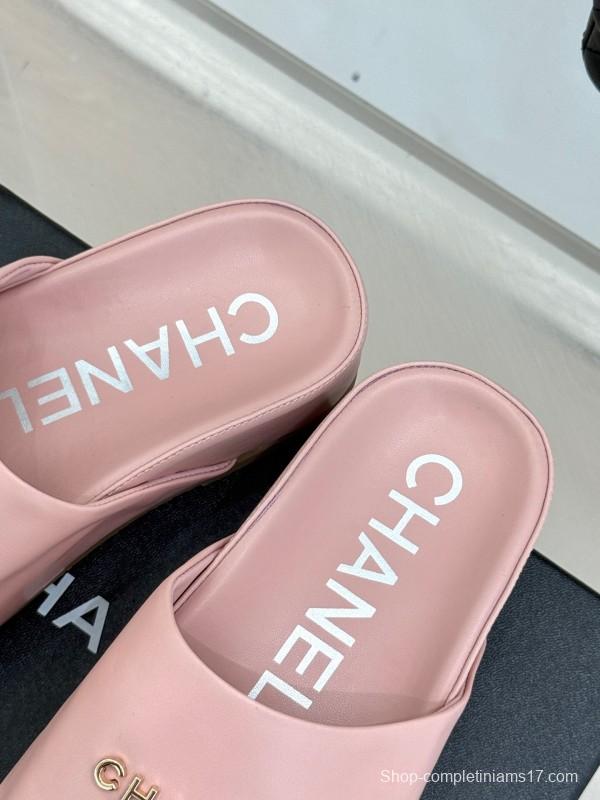 2025 Slippers Chanel Pink Leather Slippers