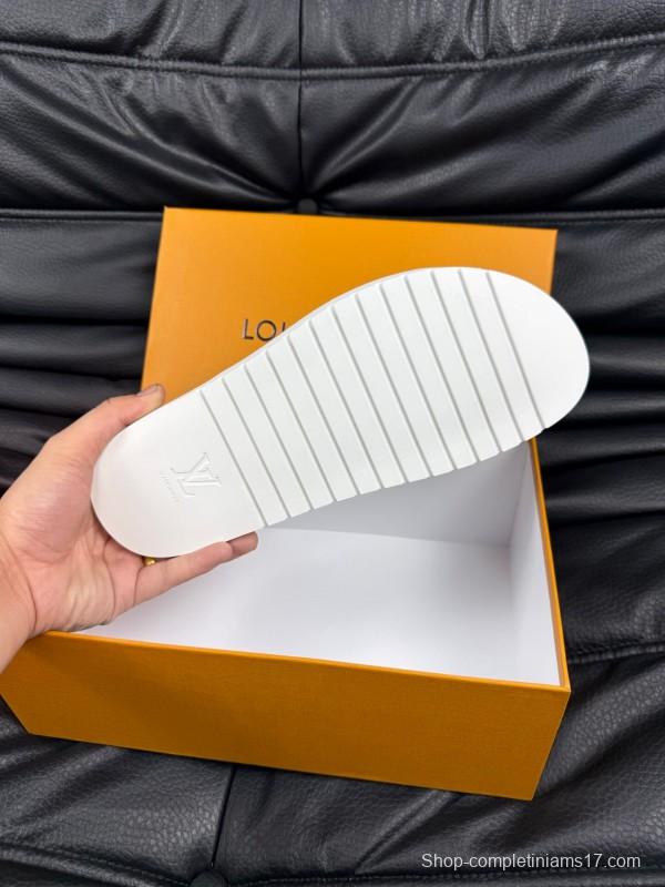 2025 Unisex Louis Vuitton White Leather Slippers AS00170
