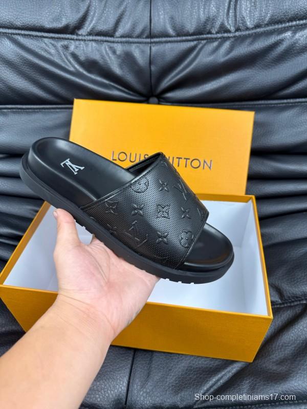 2025 Men Louis Vuitton Black Leather Slippers AS00170