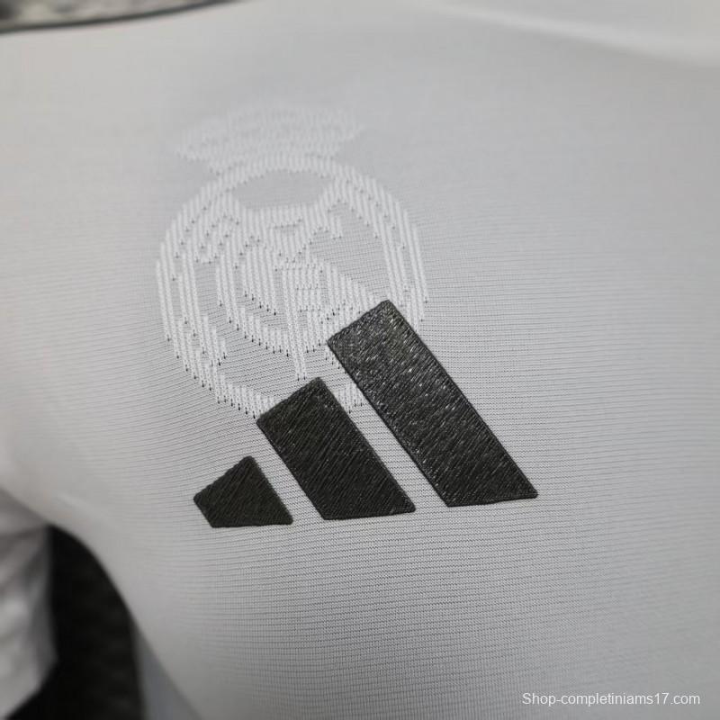 Player Version 25/26 Real Madrid White with Embossed Royal Crest Pattern Jersey