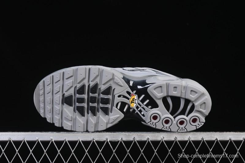 Nike Air Max Plus Retro Running Shoes with Air Cushion Technology - 852630-021