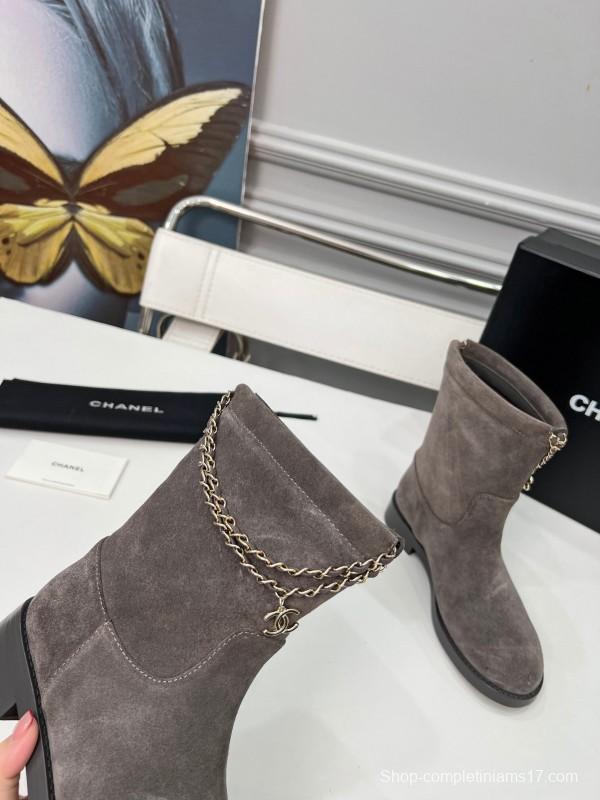 Chanel Spring/Summer 2025 Quilted Leather Chain CC Four-Leaf Clover Flat Ankle Boots - LY00400