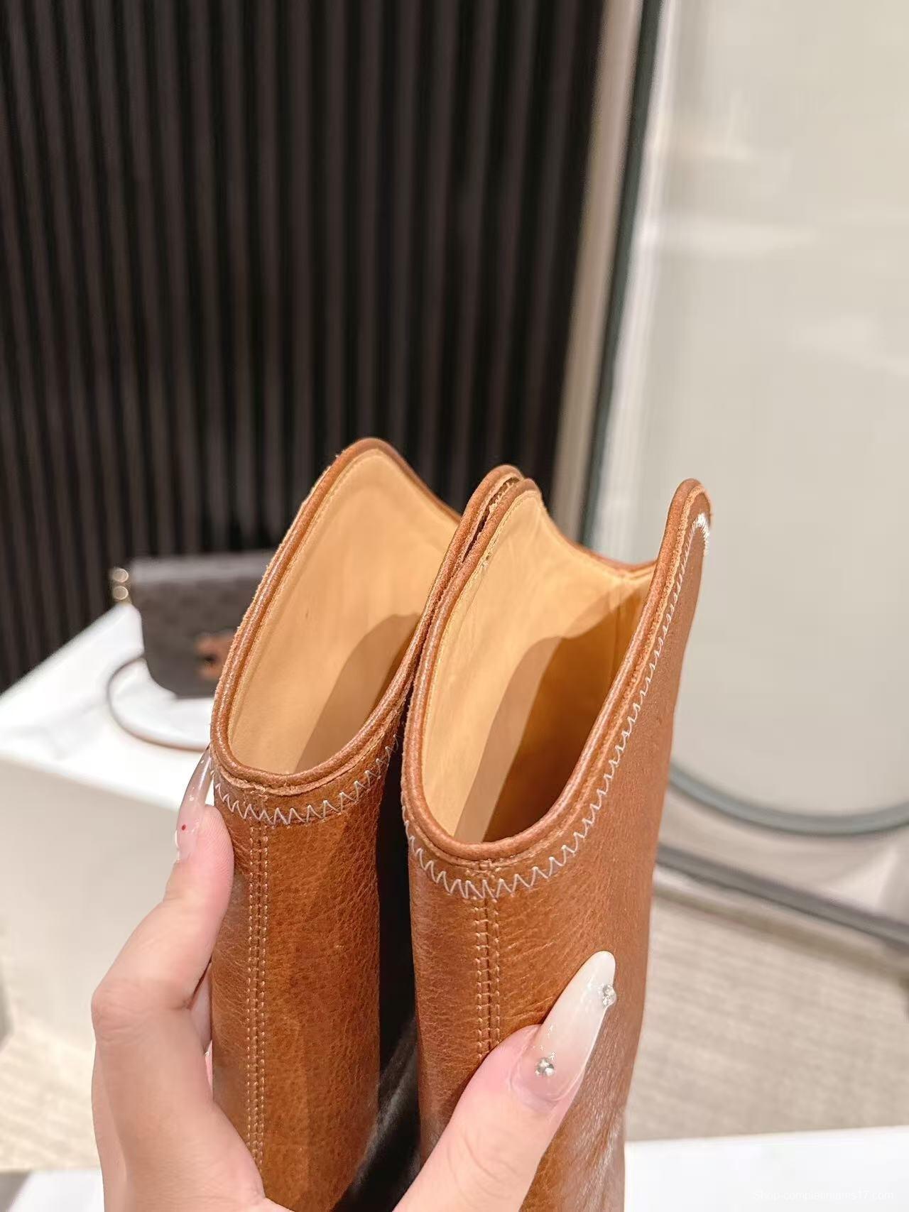 CELINE 2025/SS Fashion Boots Retro European Style Short Boots - LY00500