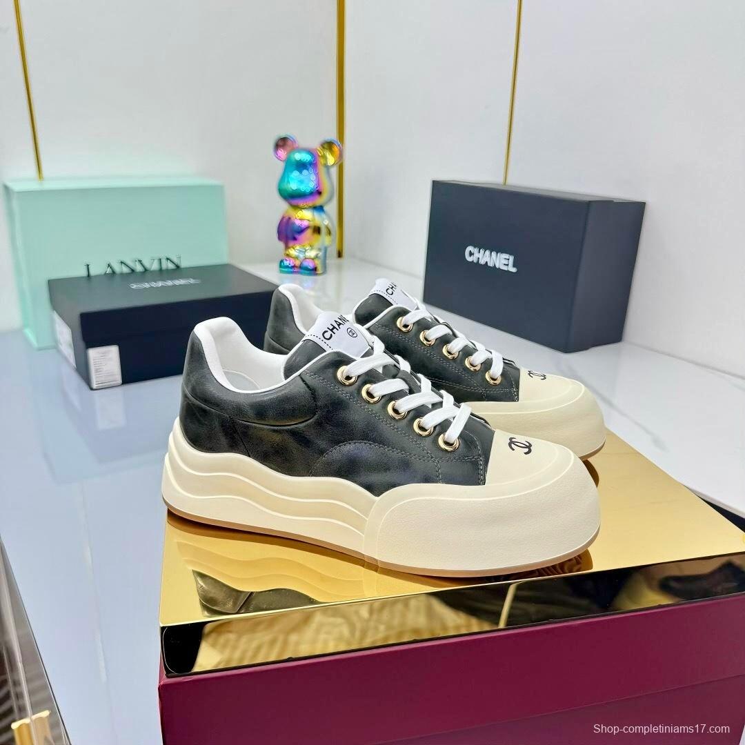 Chanel 2025/SS Small Fragrance Loafers Panda Shoes Original Calfskin - LY00310