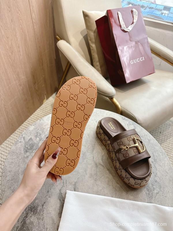 Gucci 2025/SS Women's Sandals with Iconic Horsebit Detail and Gold Hardware - LY00270