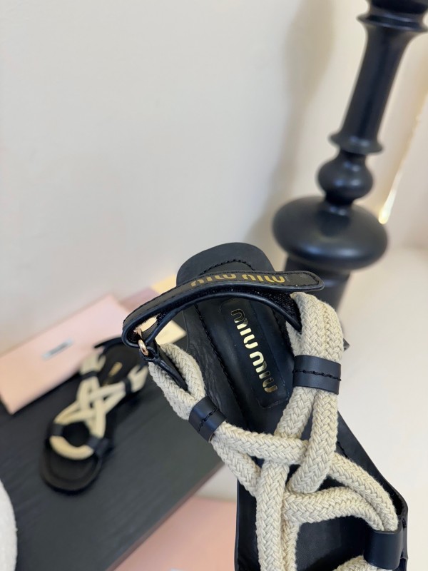 Miu 2025/SS Fashion Week Rope Woven Sandals - KFY00330